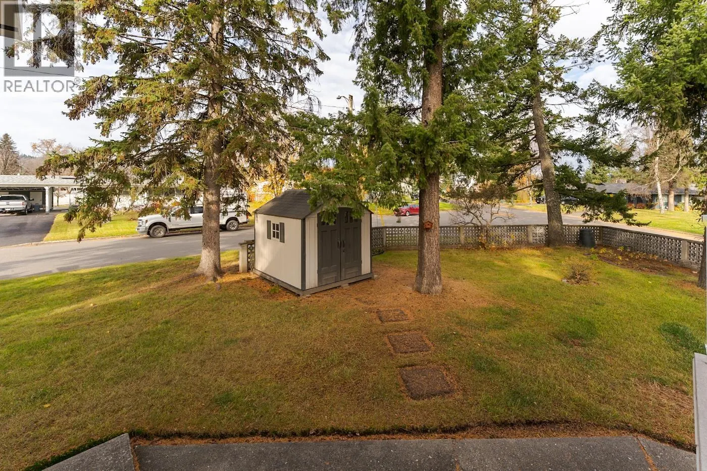 592 N QUINN STREET