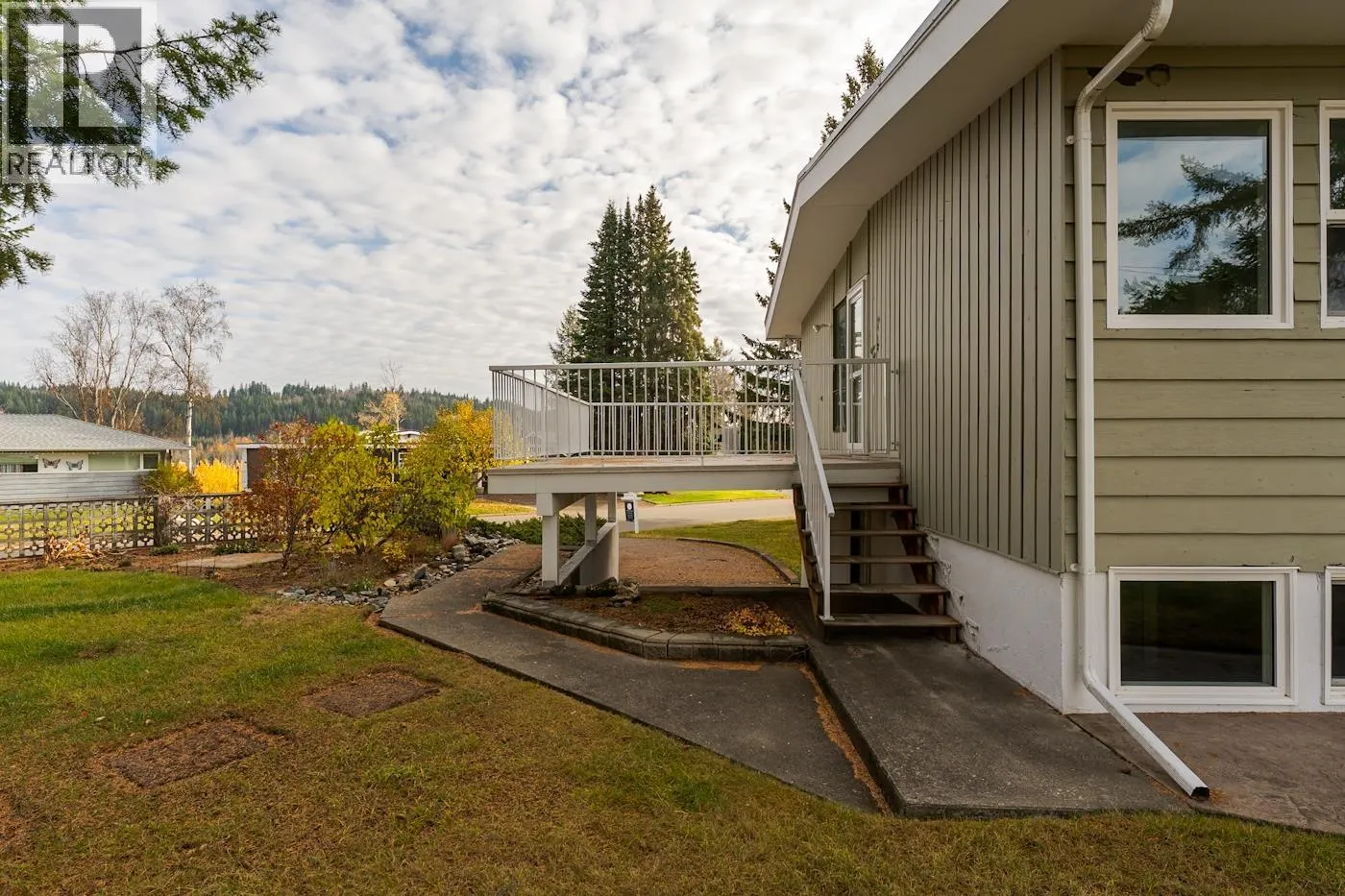 592 N QUINN STREET