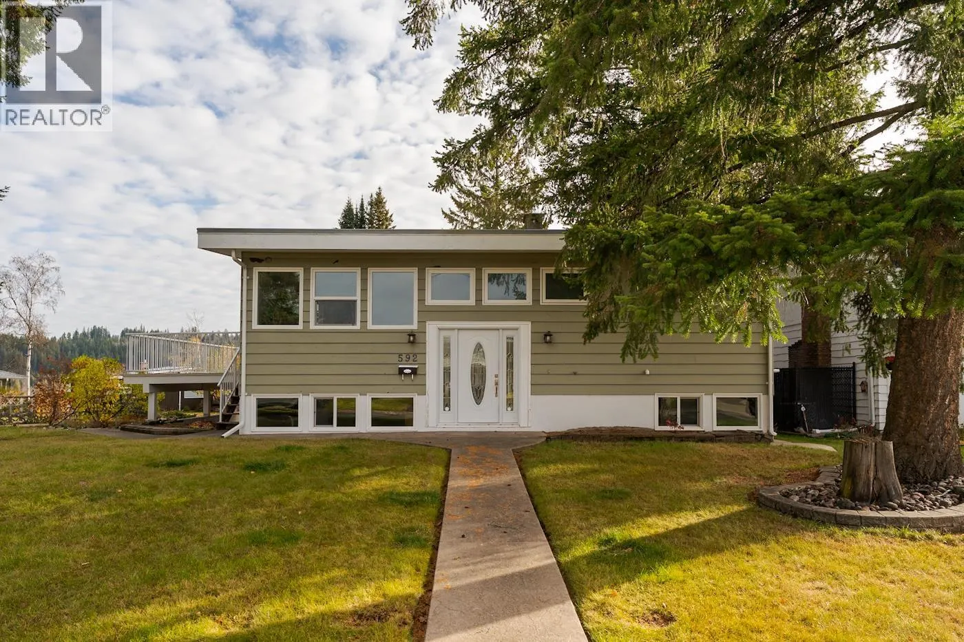 592 N QUINN STREET