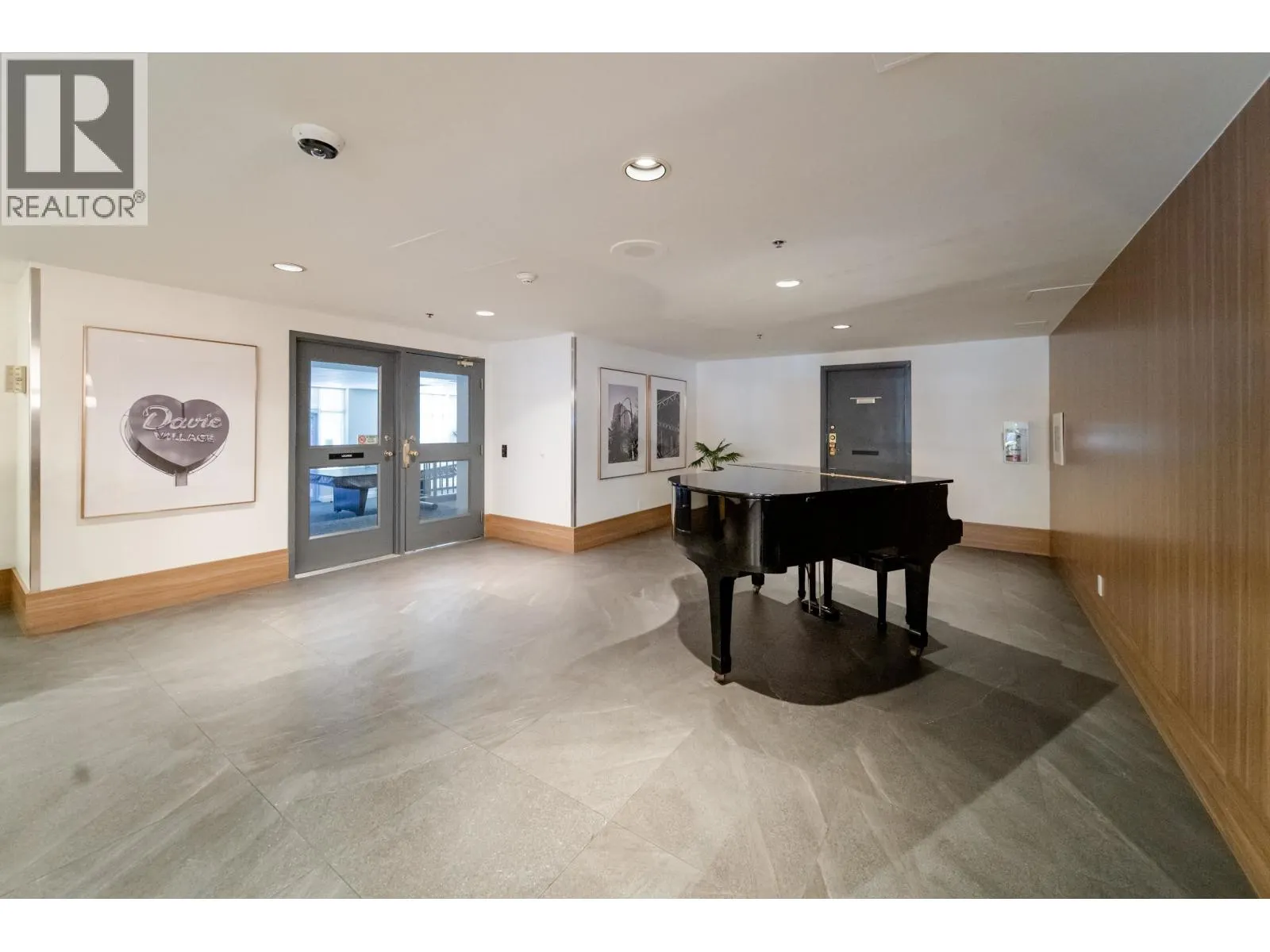 905 1010 BURNABY STREET