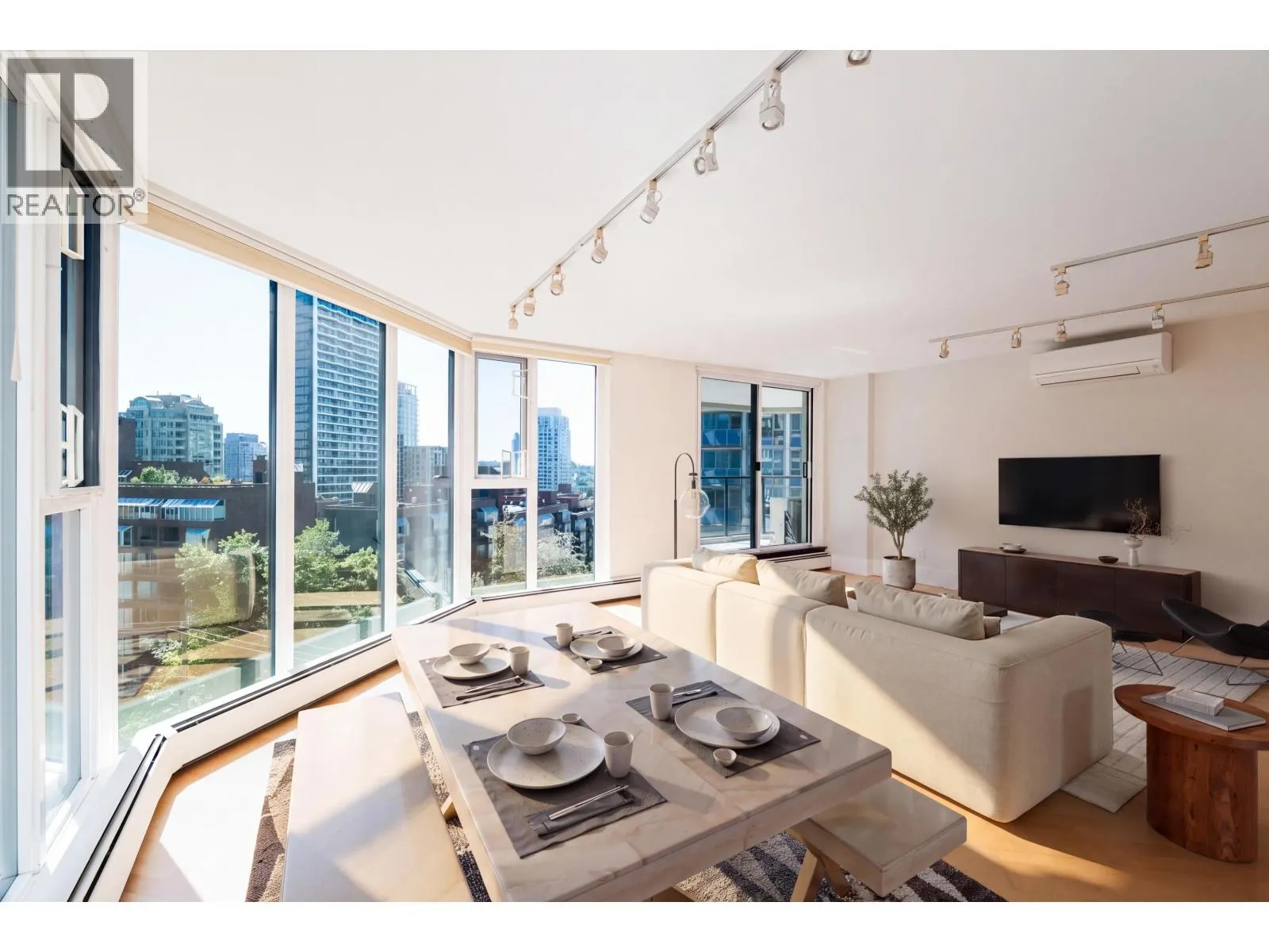 905 1010 BURNABY STREET