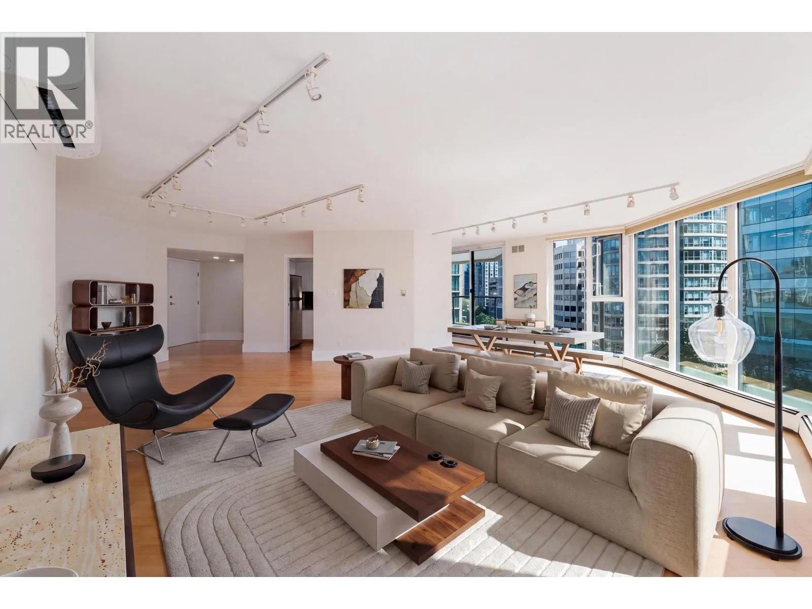 905 1010 BURNABY STREET