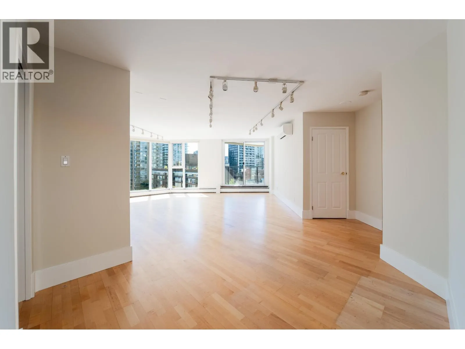 905 1010 BURNABY STREET