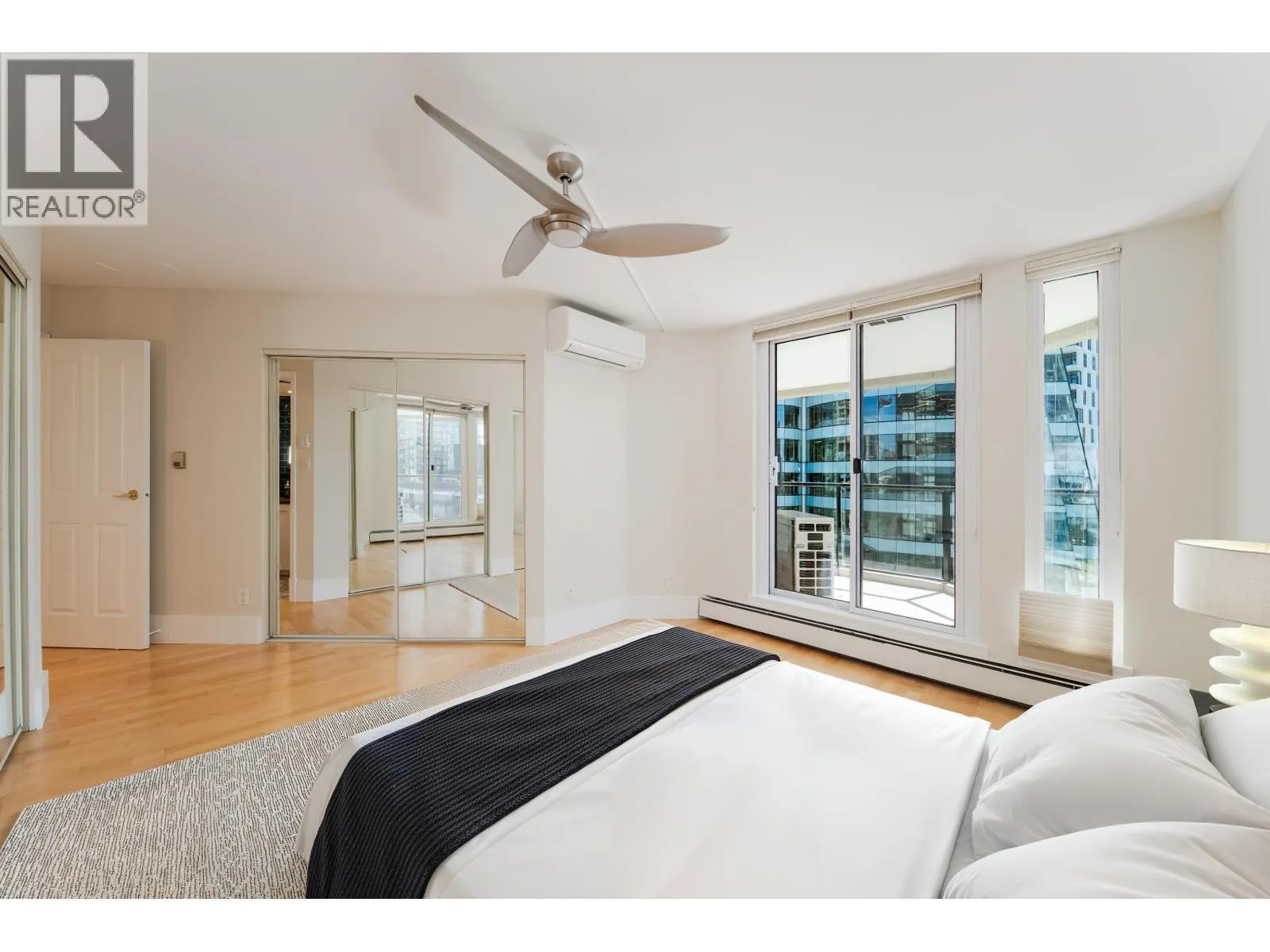 905 1010 BURNABY STREET
