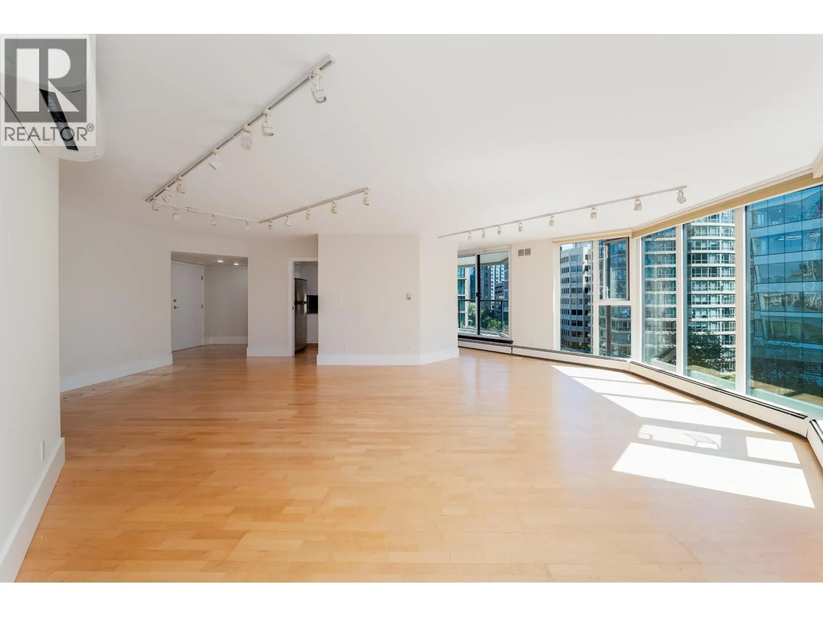 905 1010 BURNABY STREET