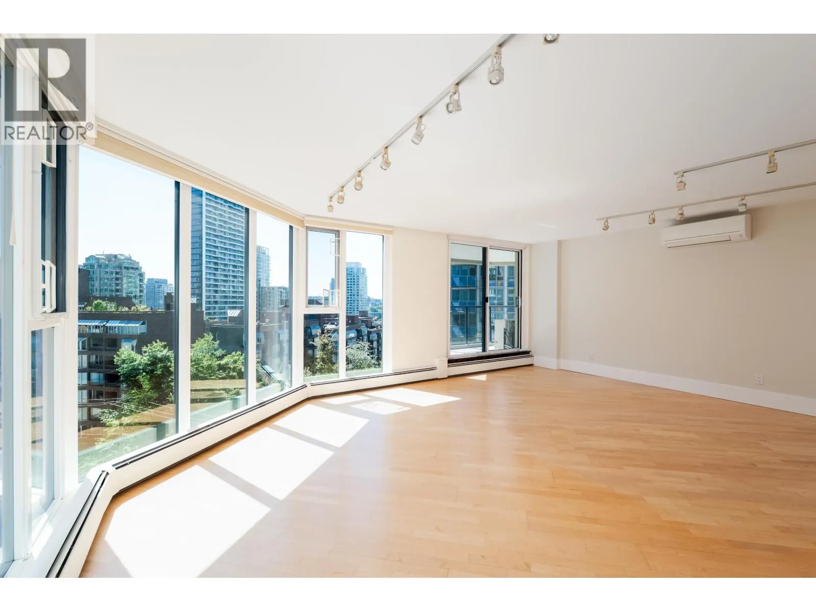905 1010 BURNABY STREET