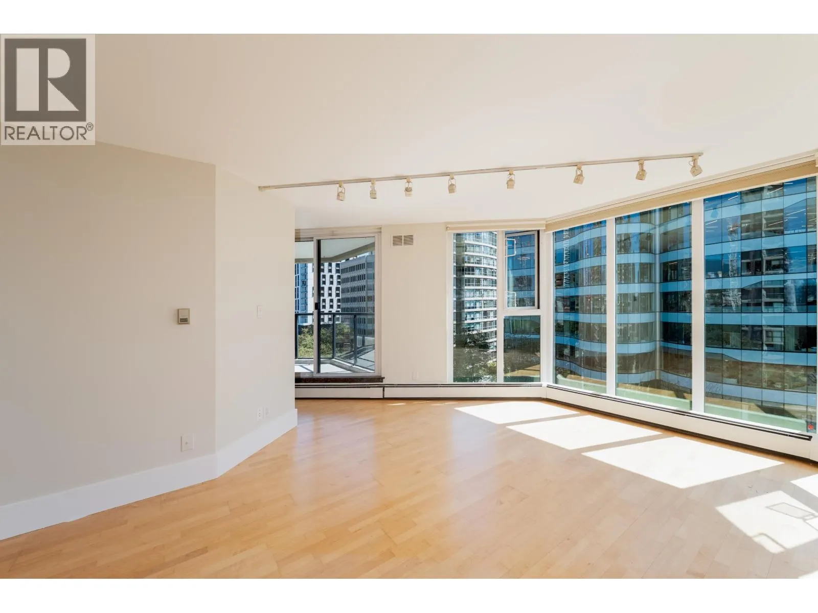 905 1010 BURNABY STREET