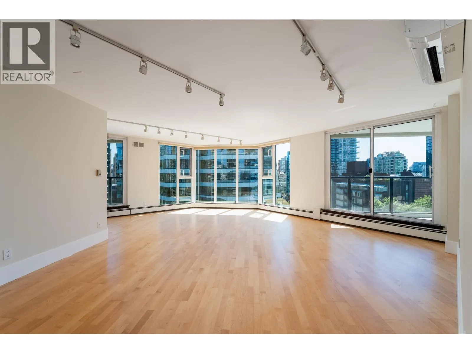 905 1010 BURNABY STREET