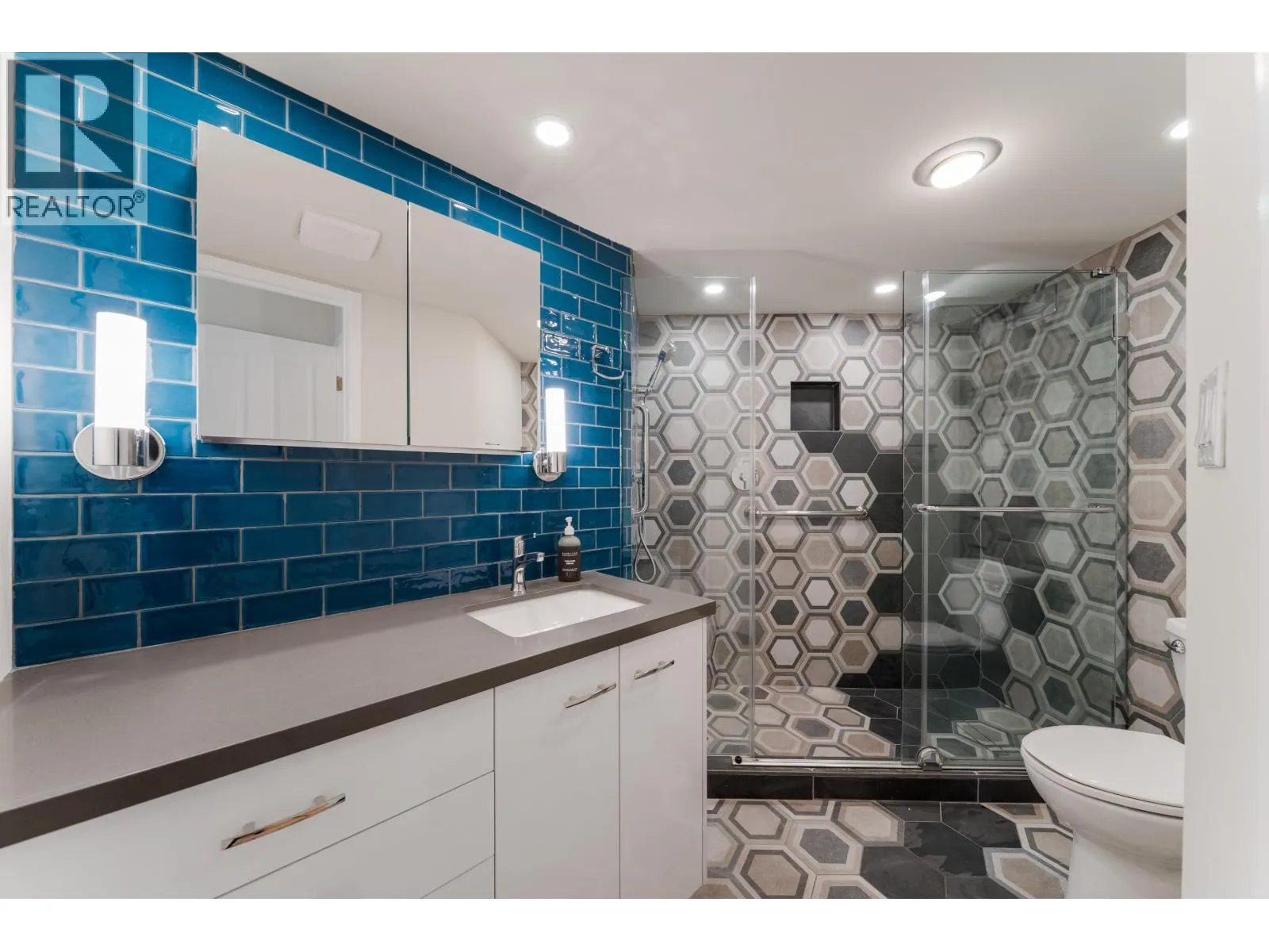 905 1010 BURNABY STREET