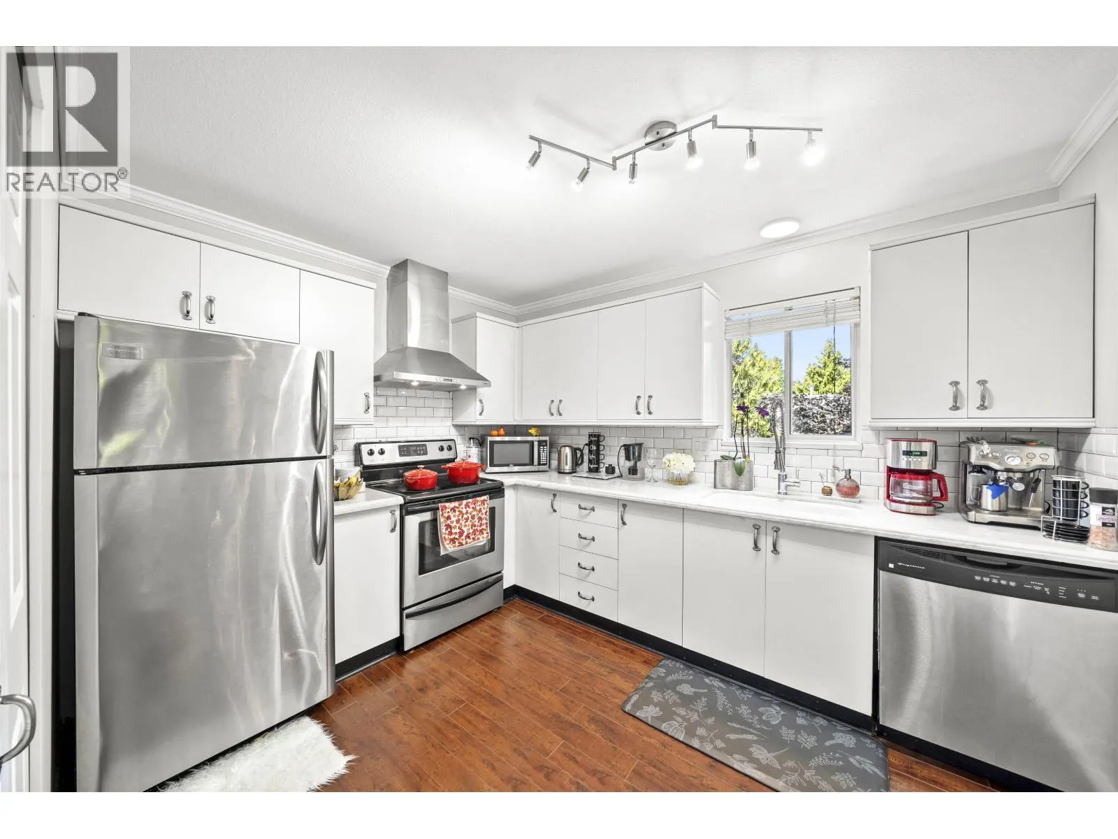 205 7840 MOFFATT ROAD