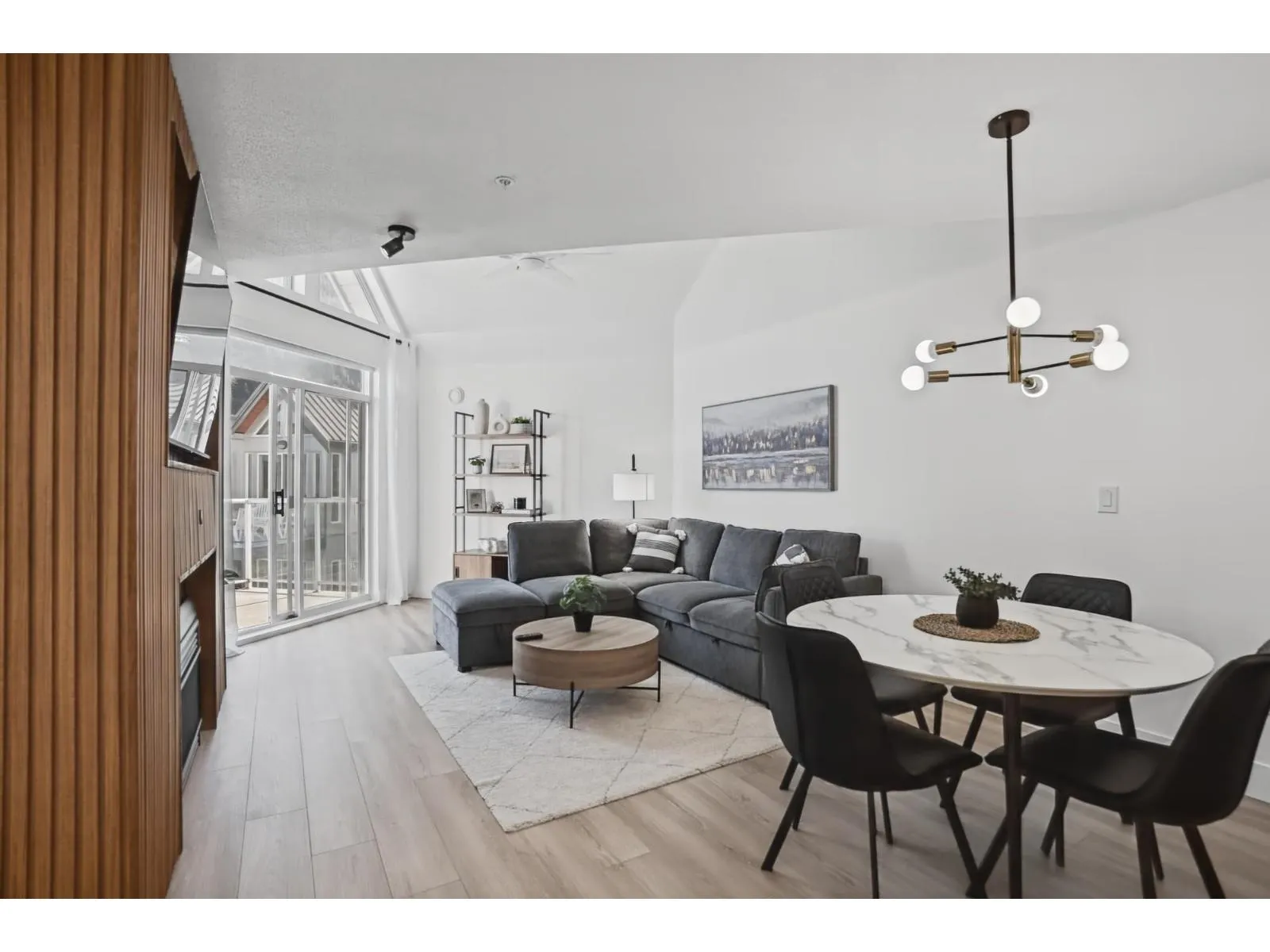 412 328 ESPLANADE AVENUE|Harrison Hot Springs