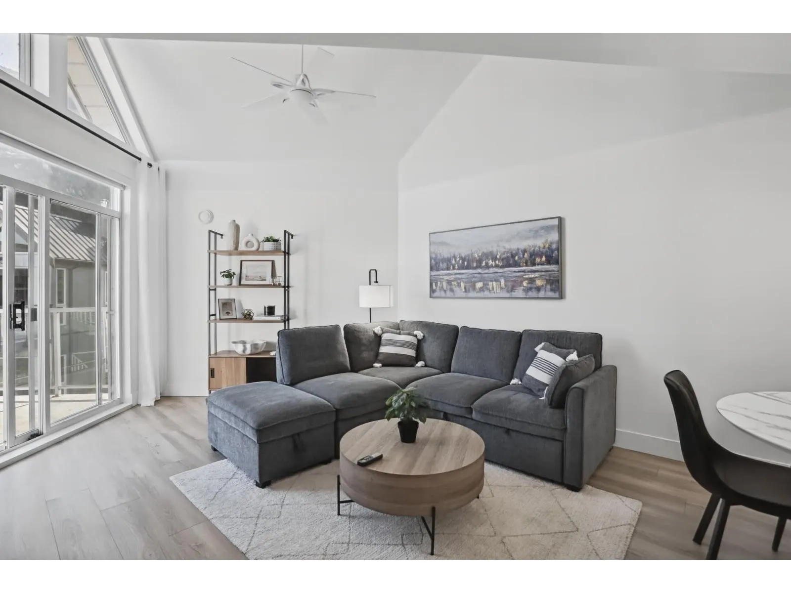 412 328 ESPLANADE AVENUE|Harrison Hot Springs