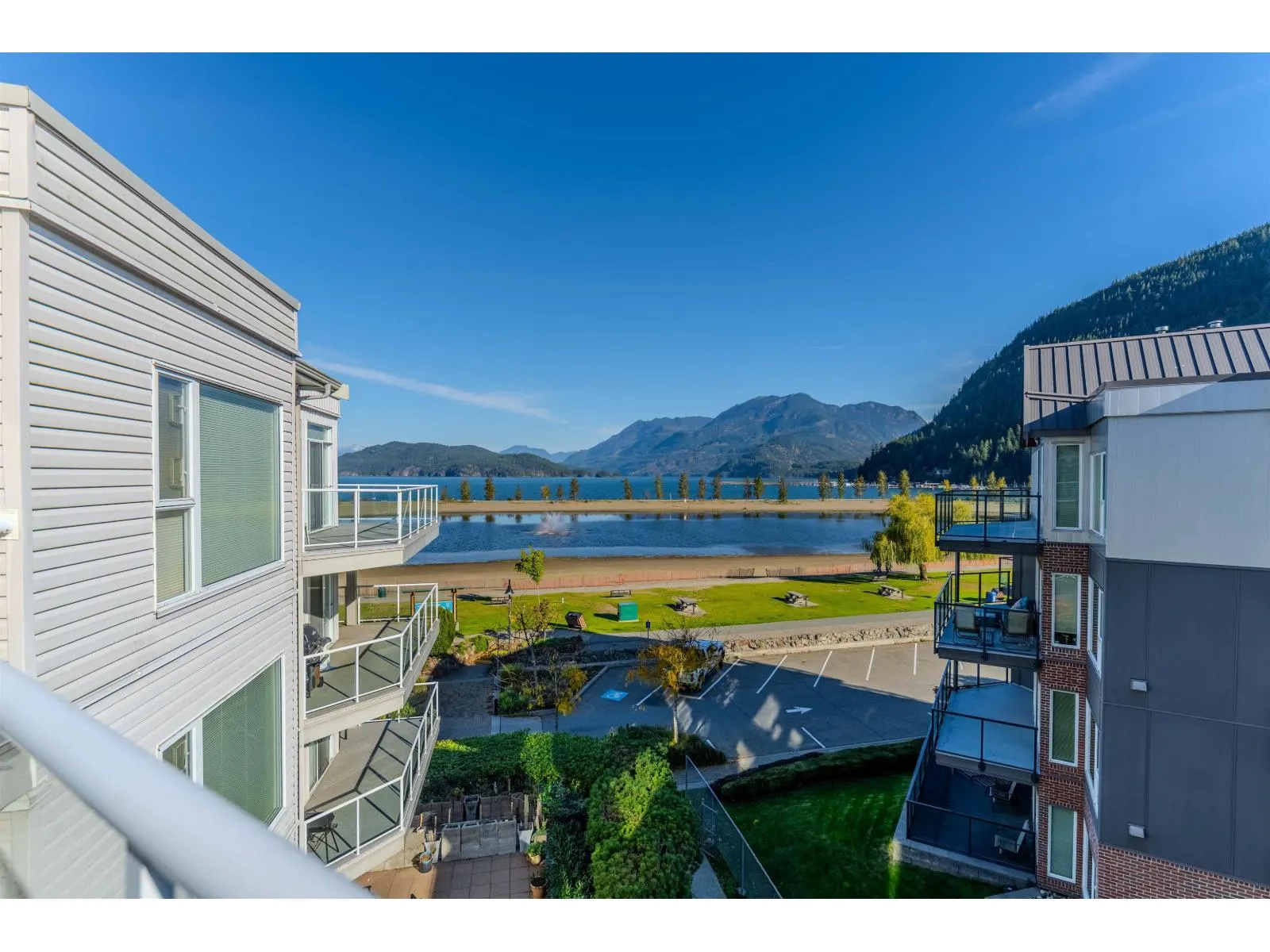412 328 ESPLANADE AVENUE|Harrison Hot Springs