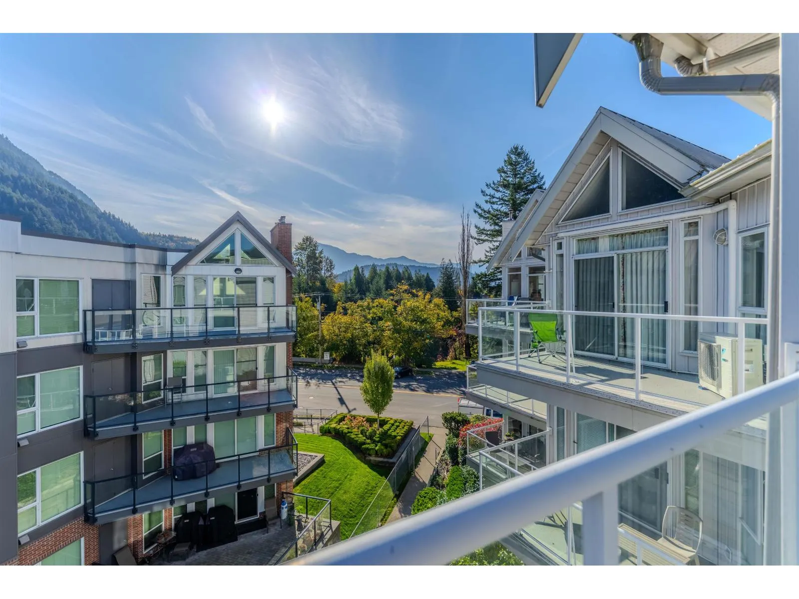 412 328 ESPLANADE AVENUE|Harrison Hot Springs
