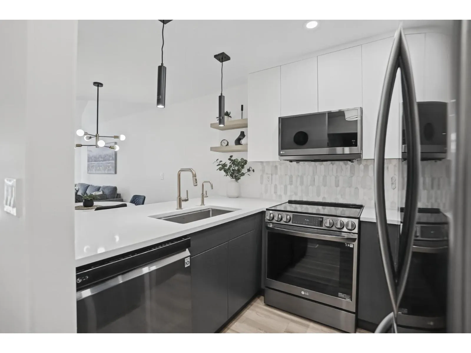 412 328 ESPLANADE AVENUE|Harrison Hot Springs