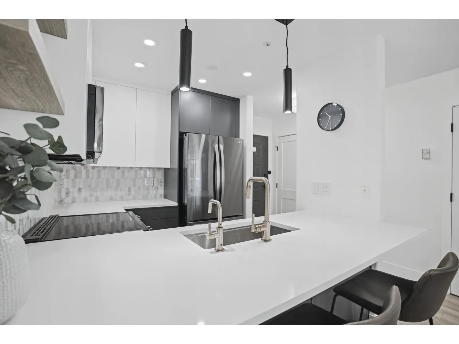 412 328 ESPLANADE AVENUE|Harrison Hot Springs