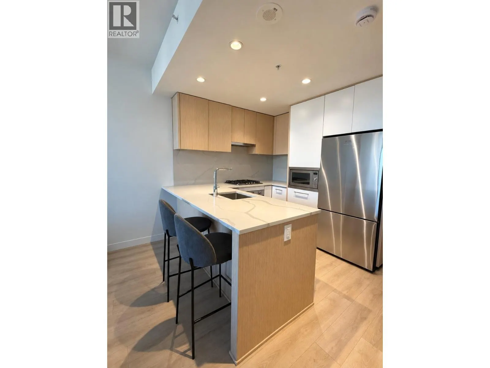 1705 567 CLARKE ROAD