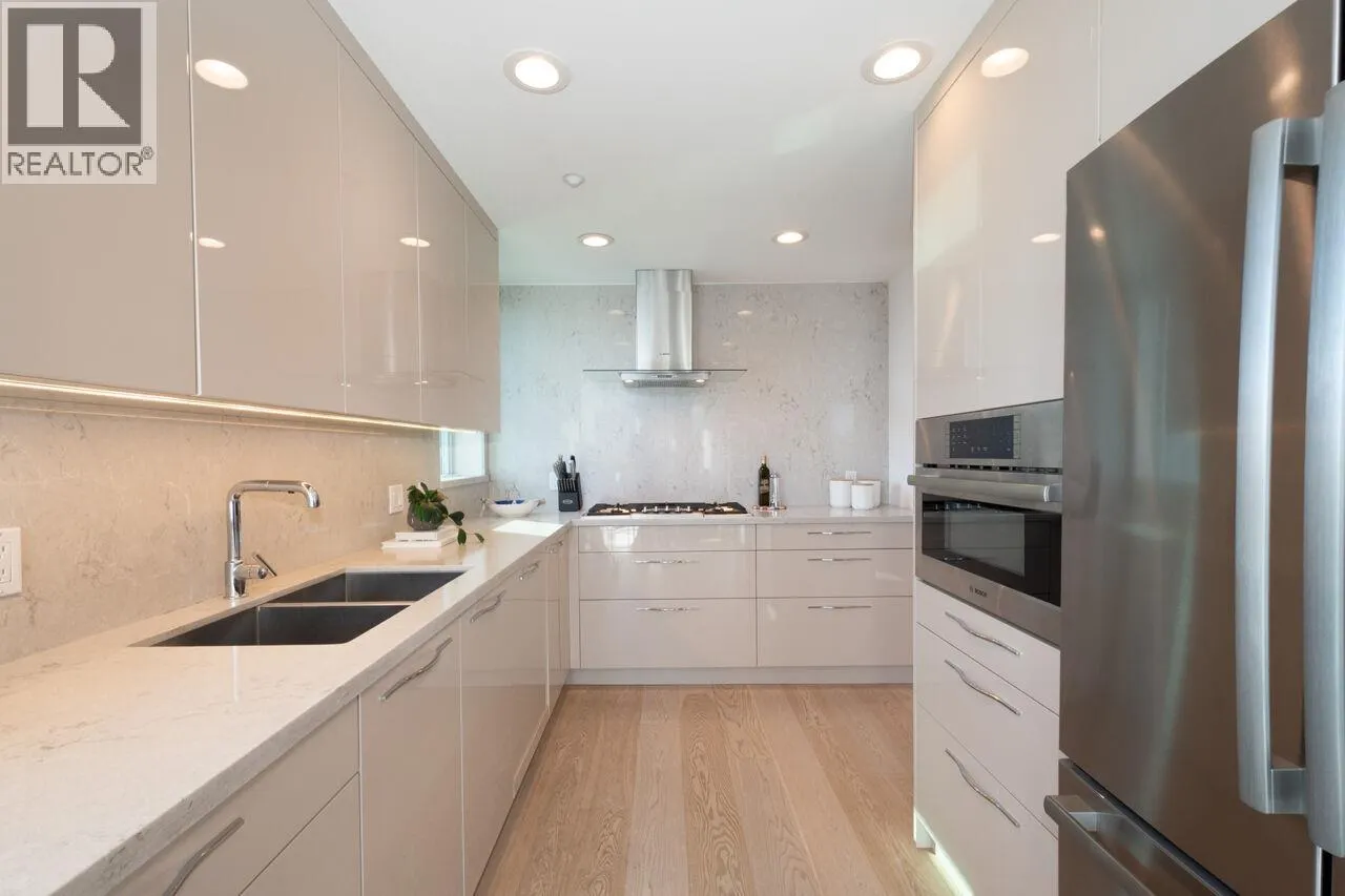 1303 1777 BAYSHORE DRIVE