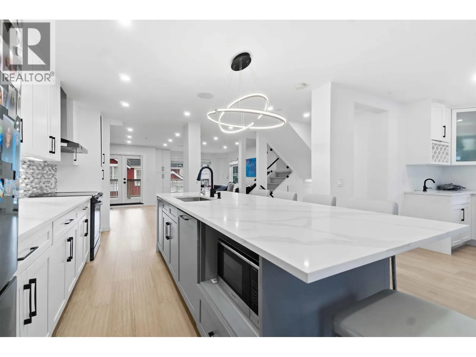 313 3000 RIVERBEND DRIVE