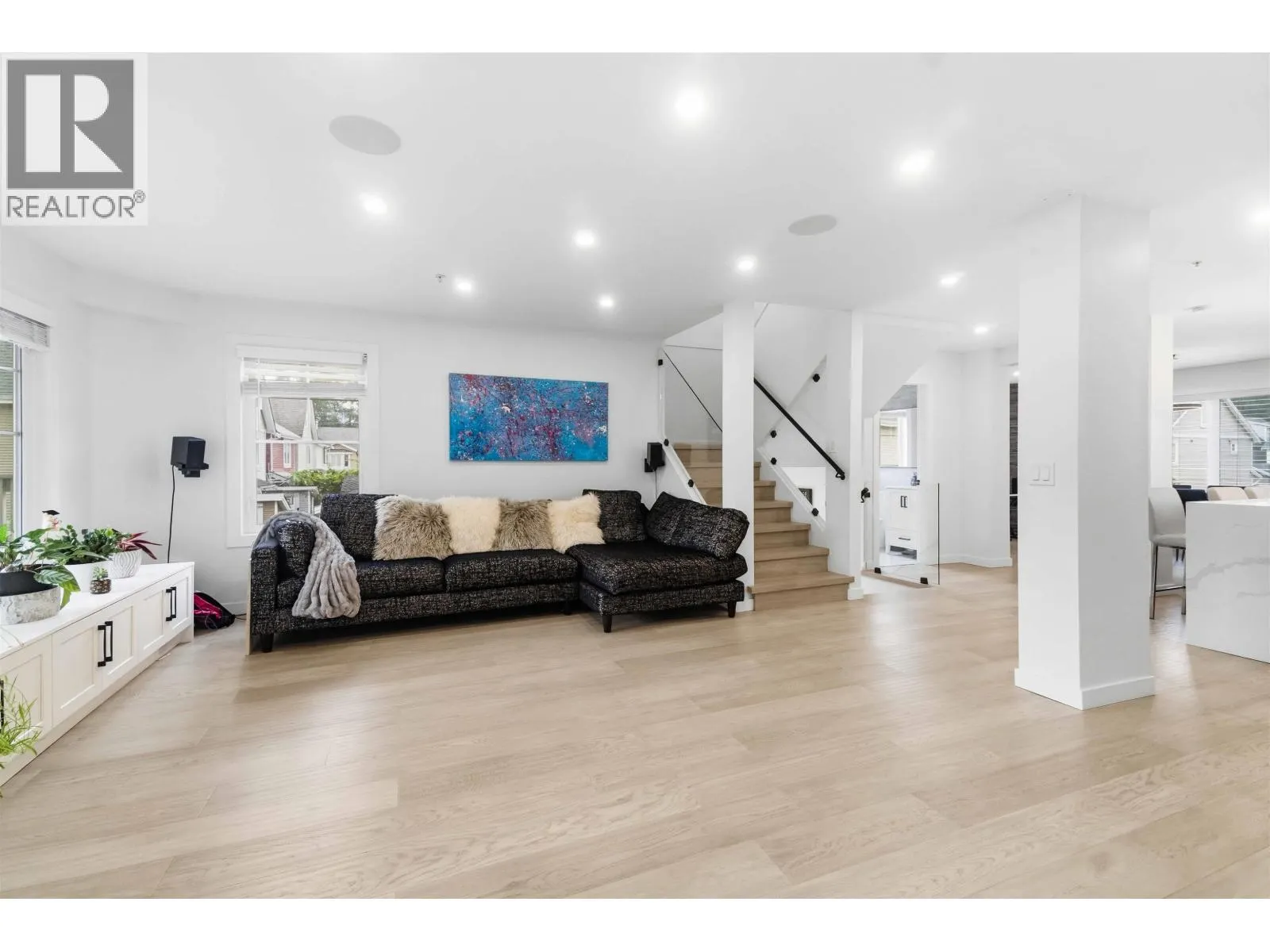 313 3000 RIVERBEND DRIVE