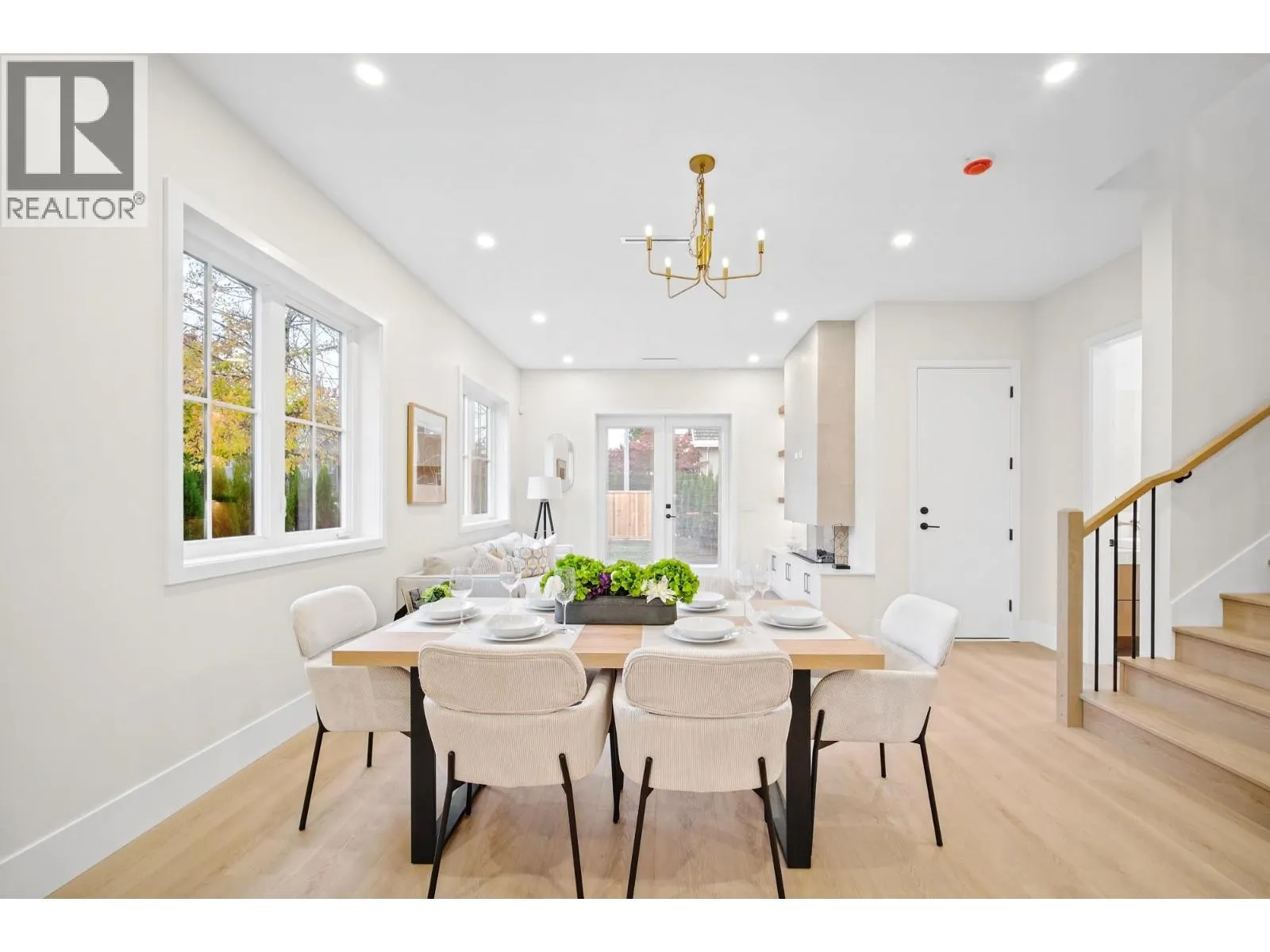 2 8391 RIDEAU DRIVE