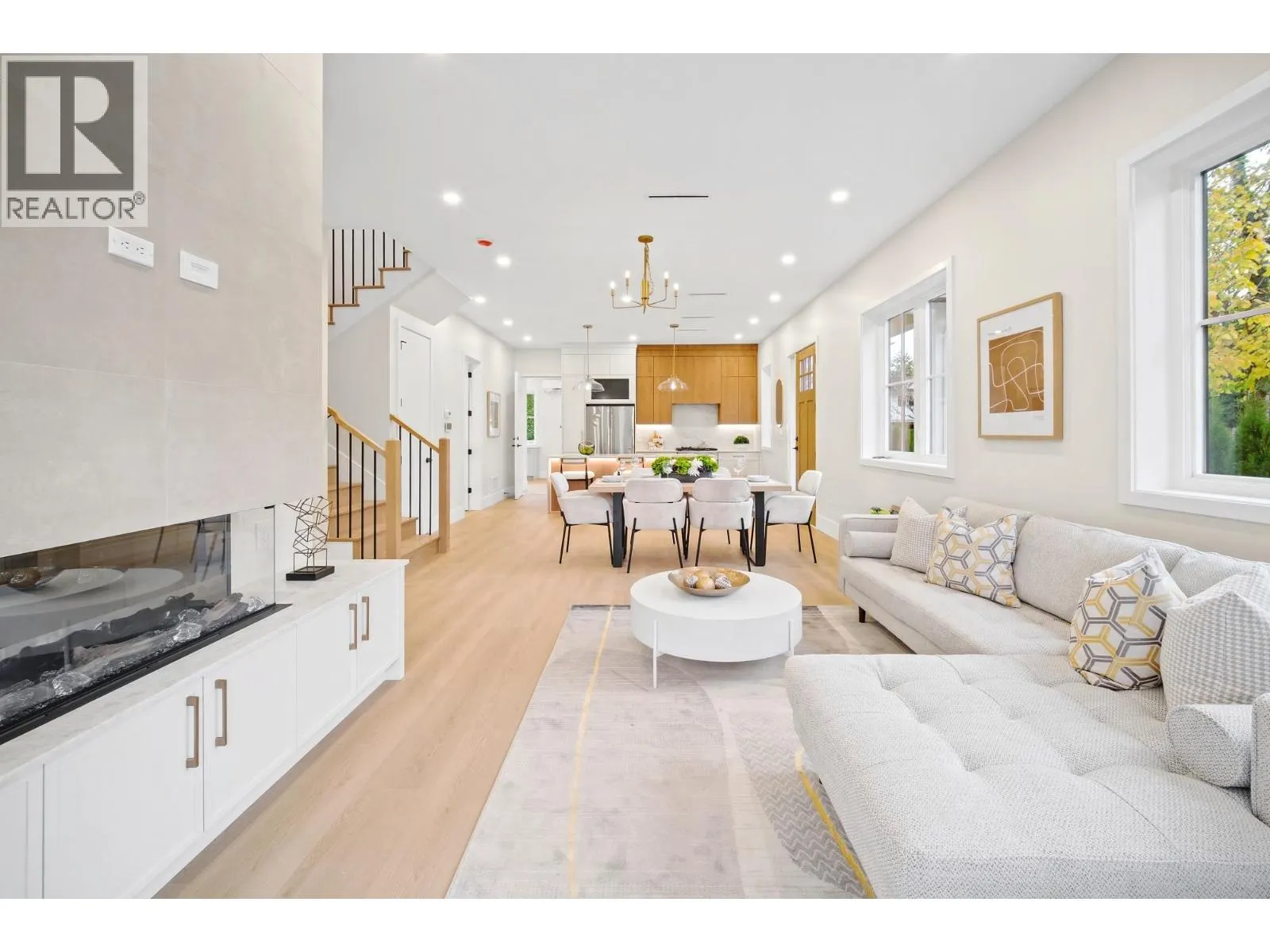 2 8391 RIDEAU DRIVE