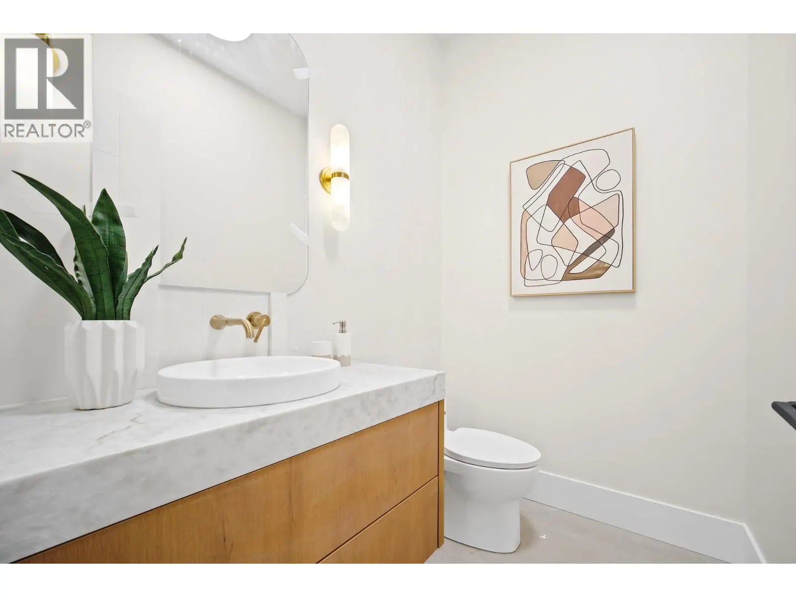 2 8391 RIDEAU DRIVE