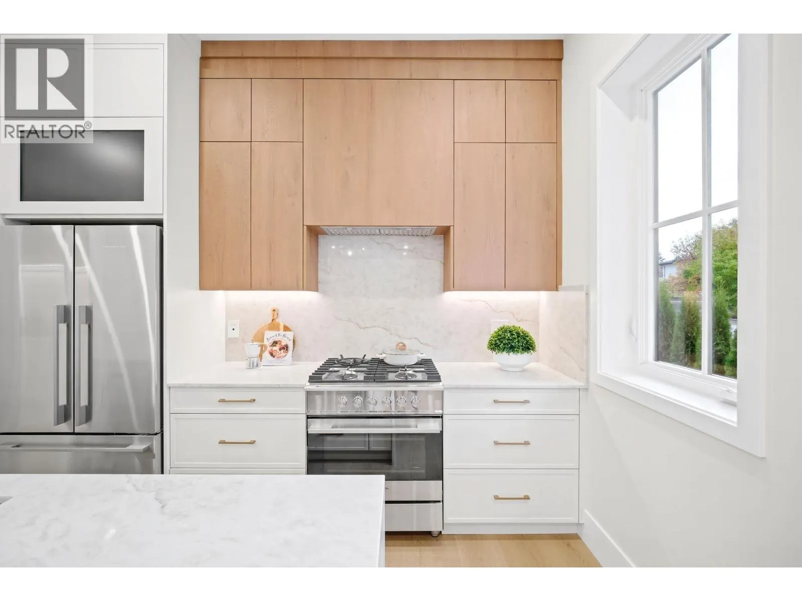 2 8391 RIDEAU DRIVE