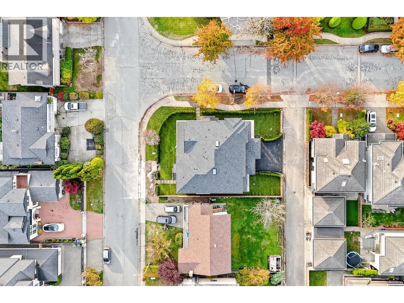 2 8391 RIDEAU DRIVE