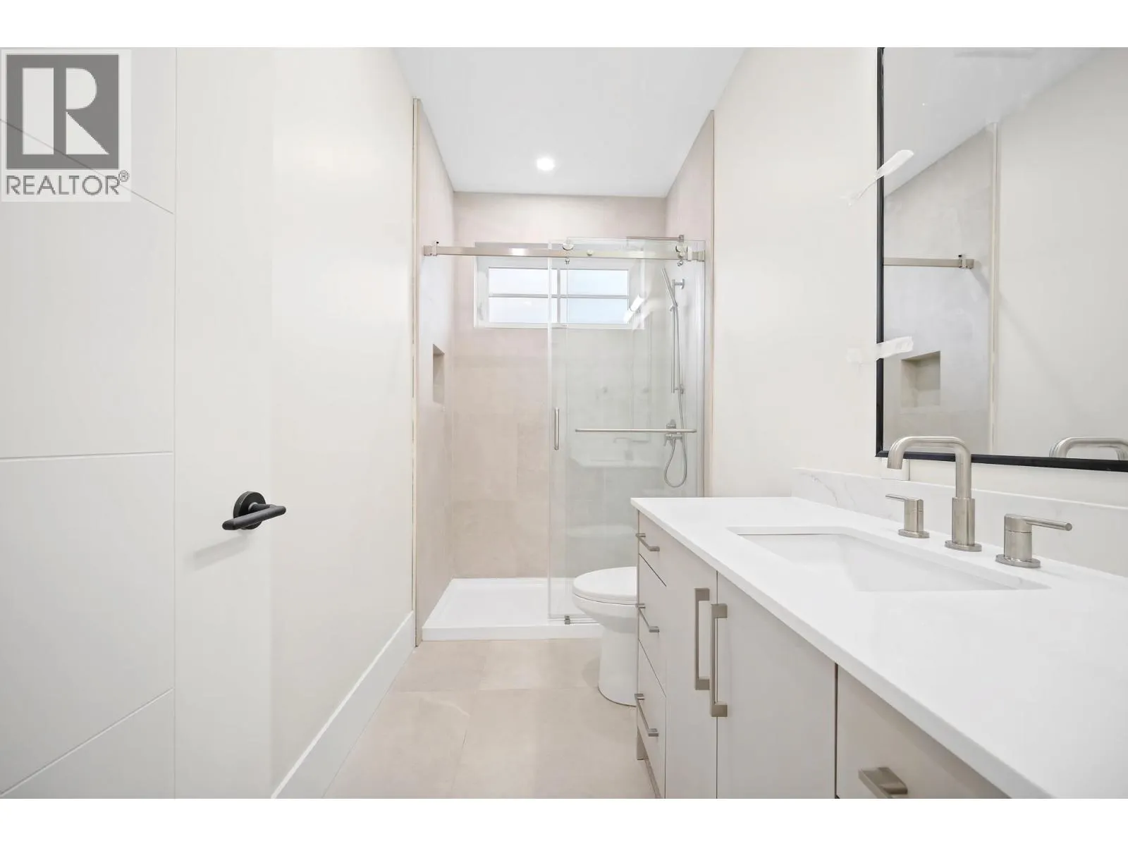 2 8391 RIDEAU DRIVE