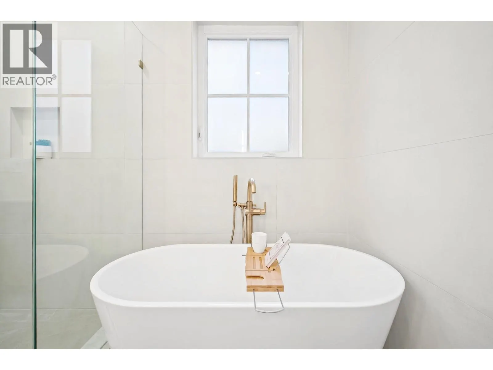 2 8391 RIDEAU DRIVE