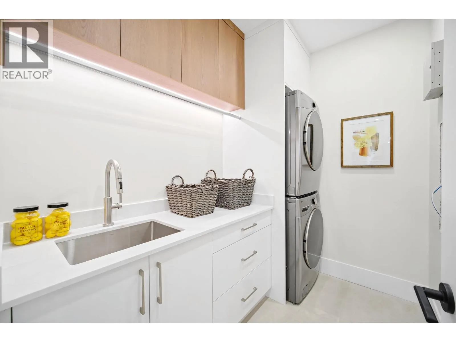 2 8391 RIDEAU DRIVE