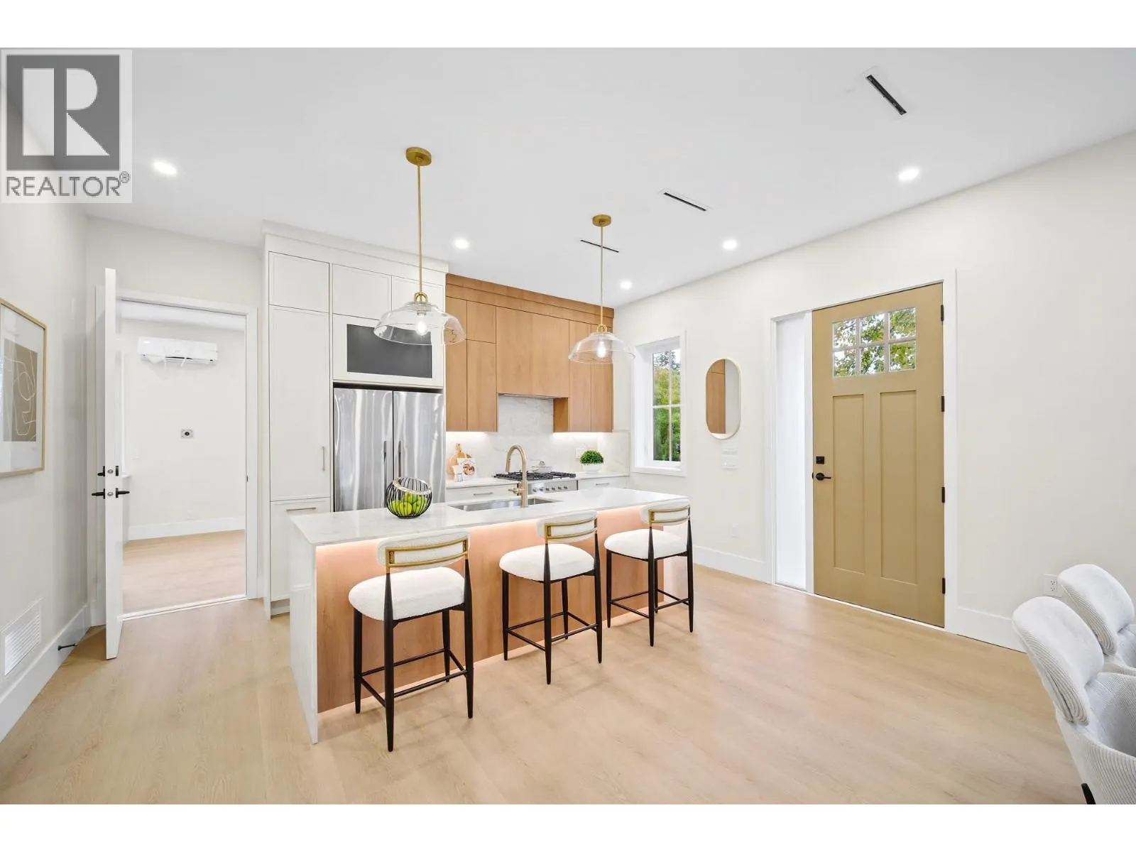 2 8391 RIDEAU DRIVE