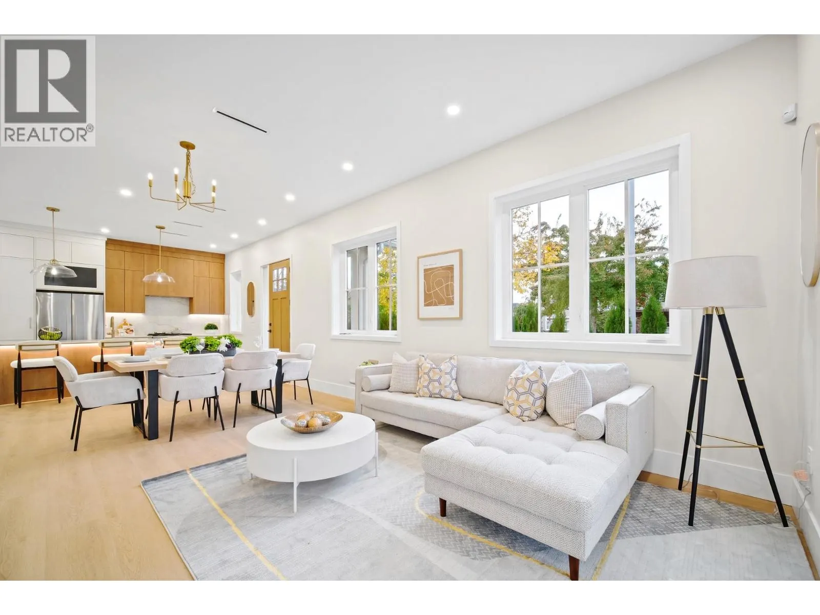 2 8391 RIDEAU DRIVE