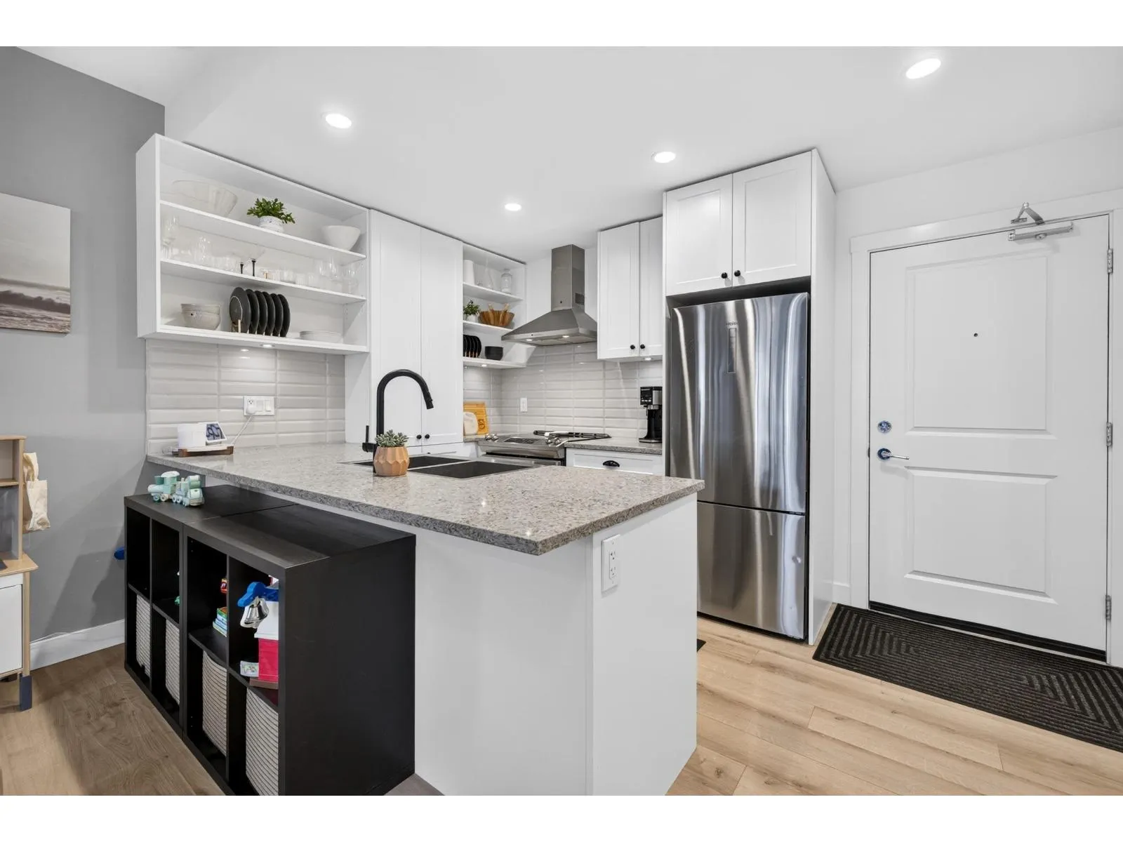 B306 20487 65 AVENUE
