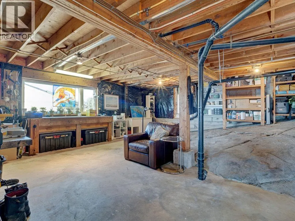 8327 REDROOFFS ROAD