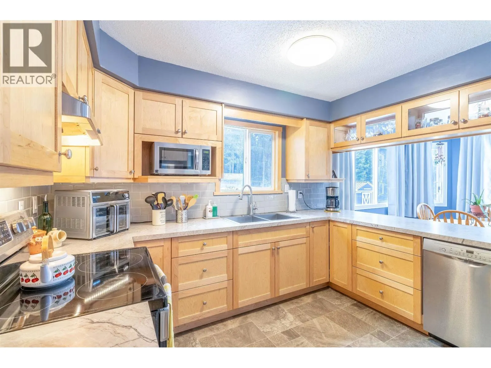 4315 RAINBOW DRIVE