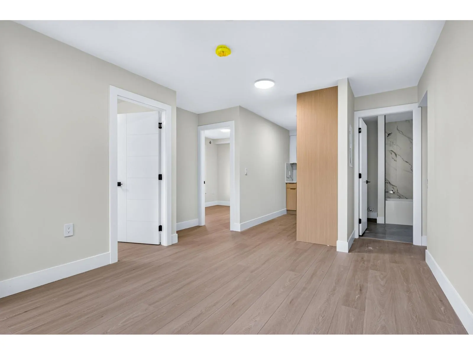 102 15871 111A AVENUE