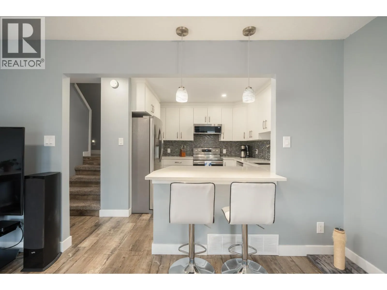 16 12120 189A STREET
