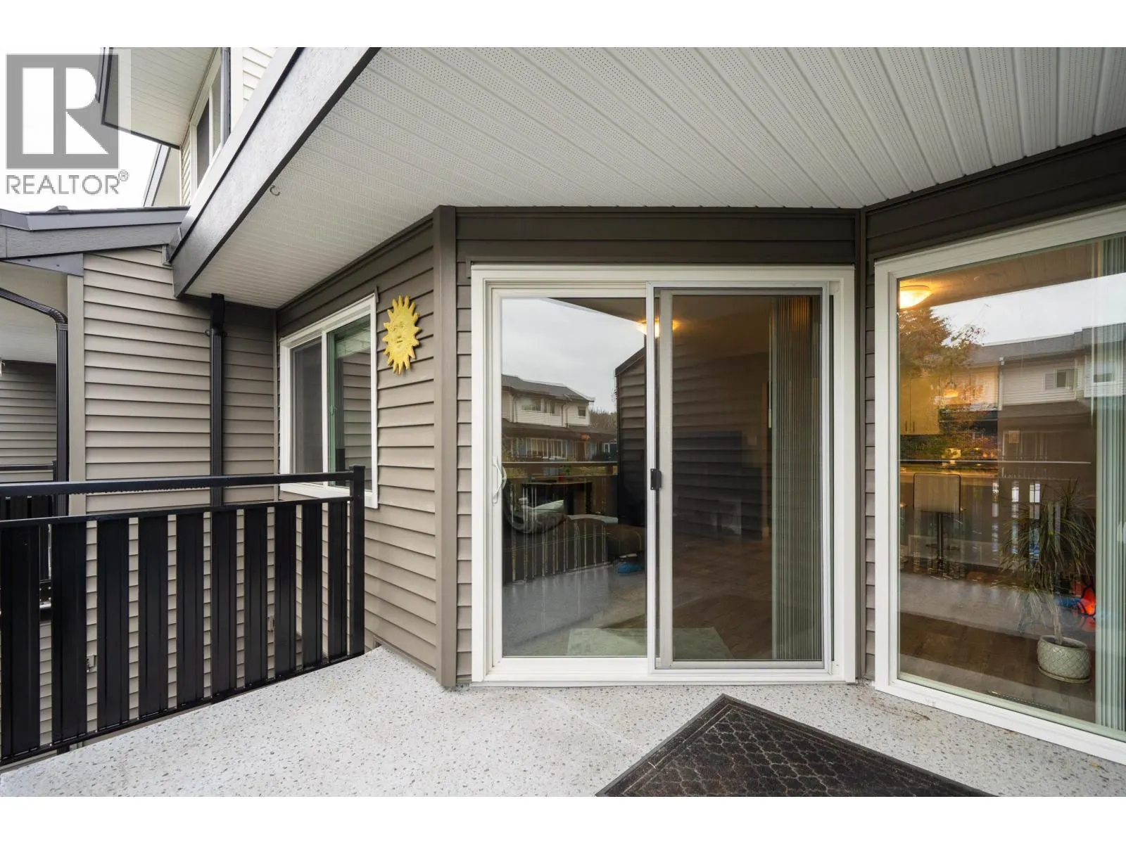16 12120 189A STREET