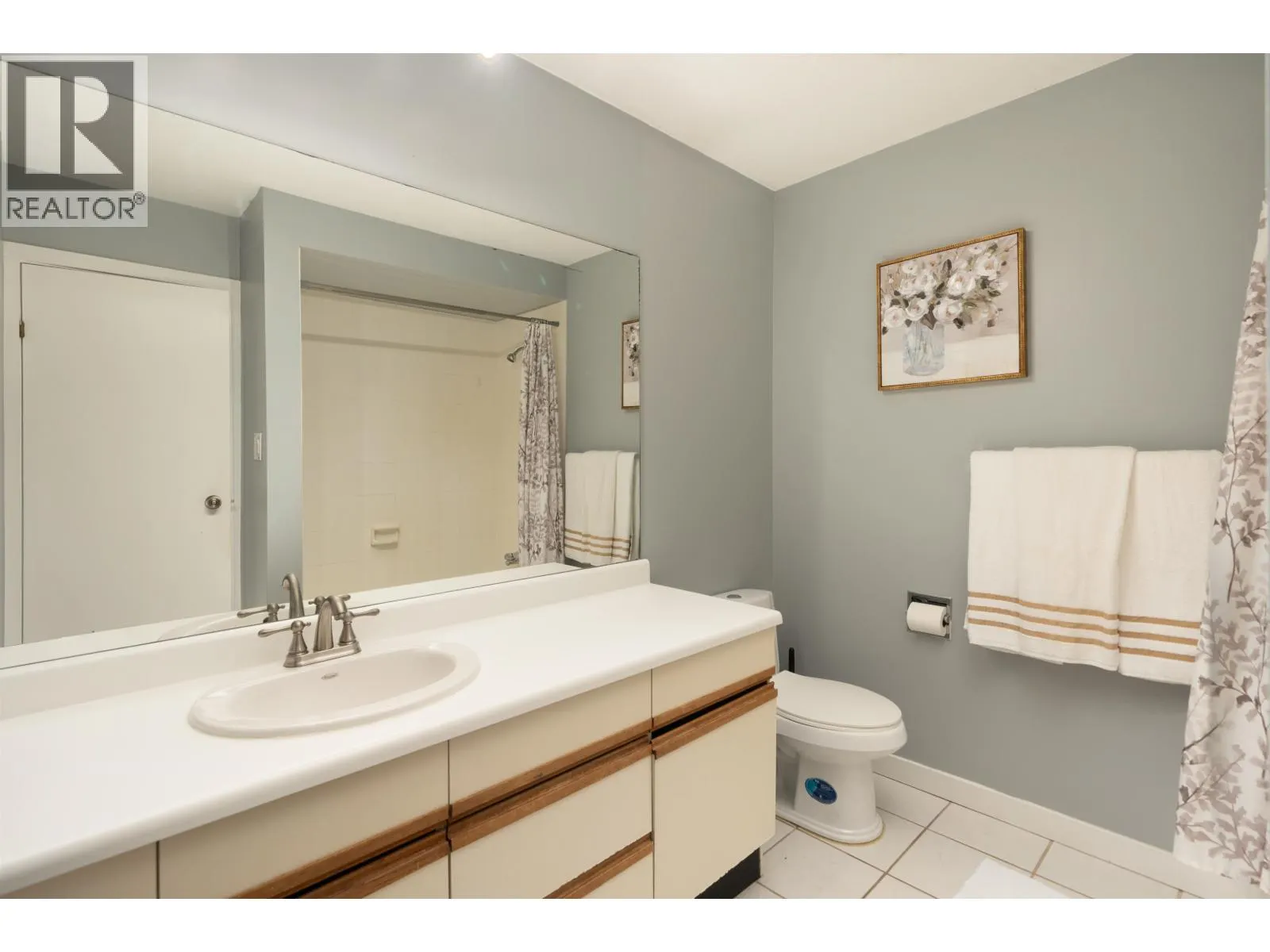16 12120 189A STREET