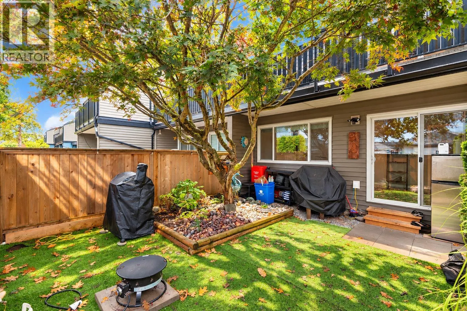 16 12120 189A STREET