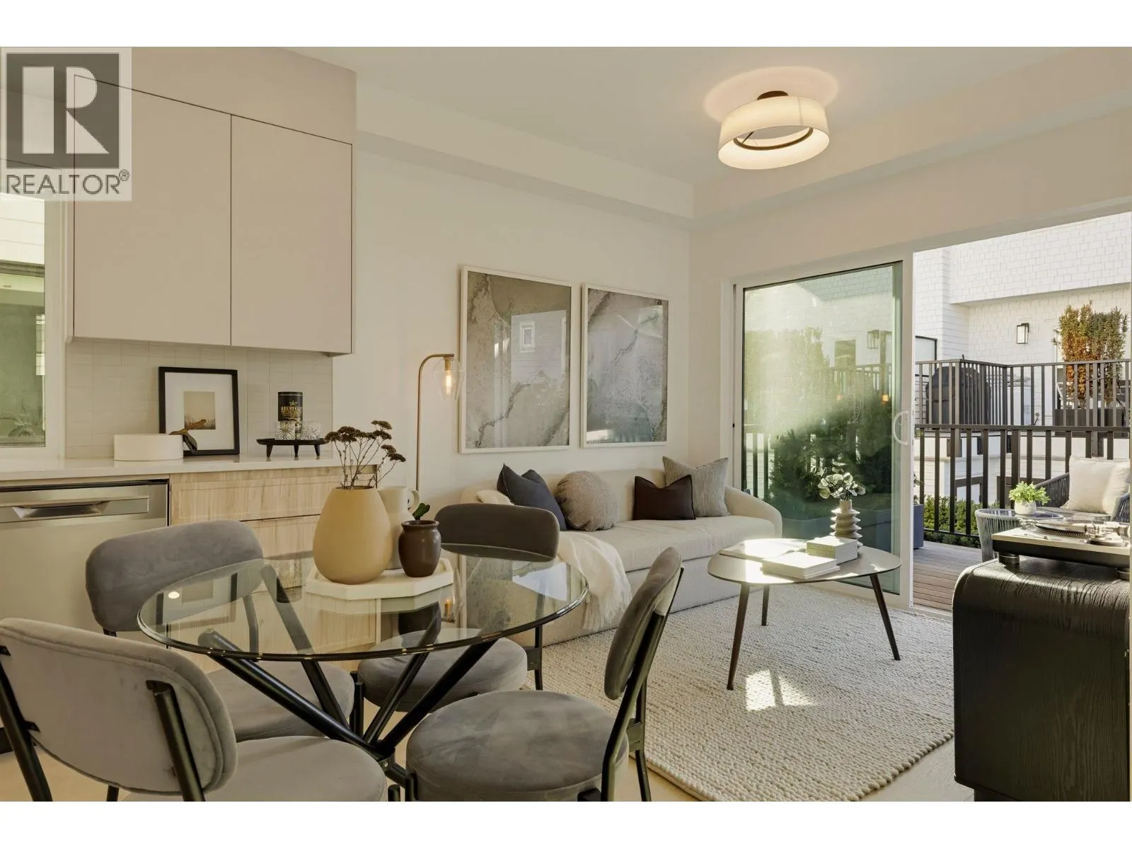 2 328 W 14TH STREET