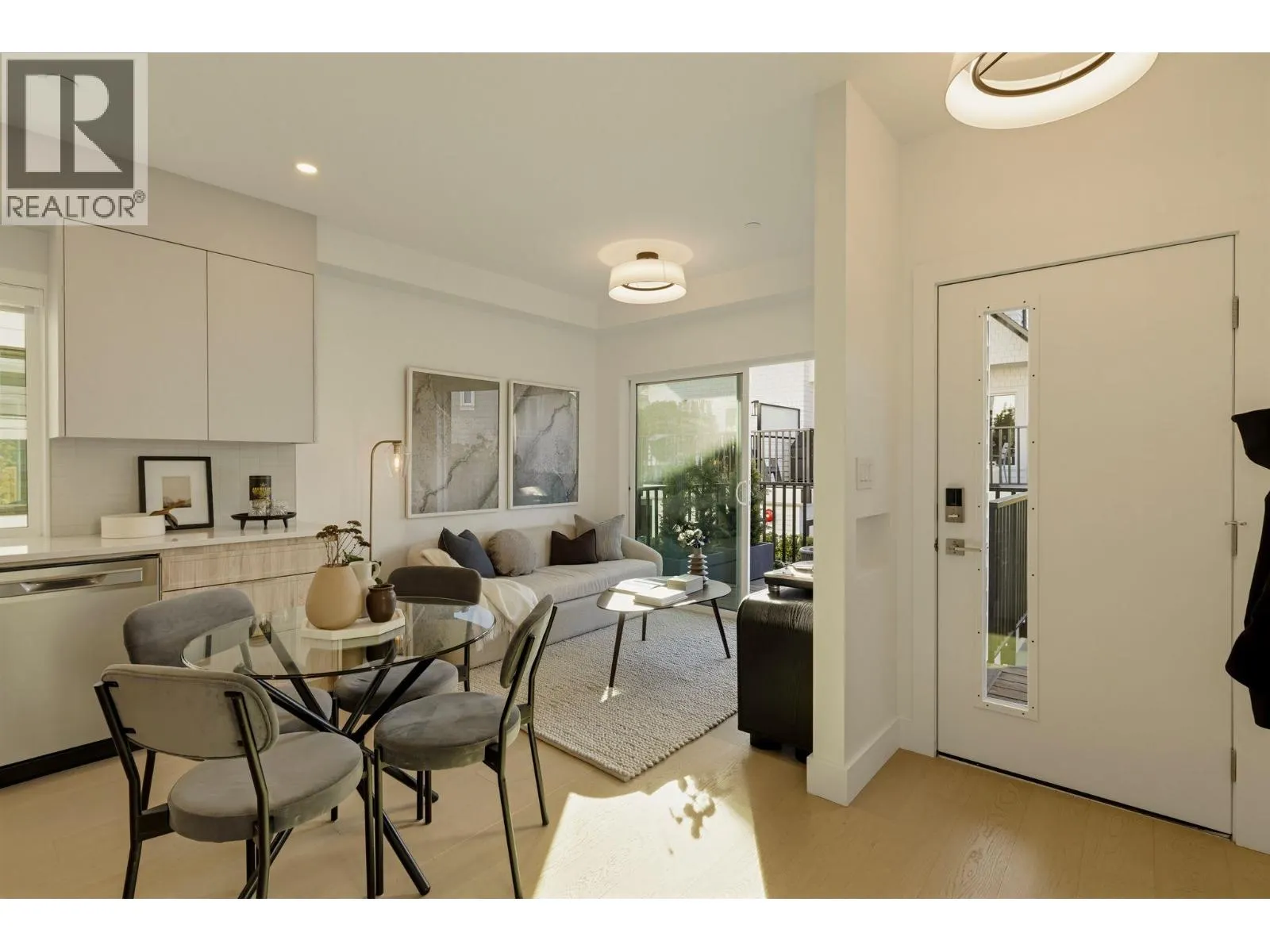 2 328 W 14TH STREET