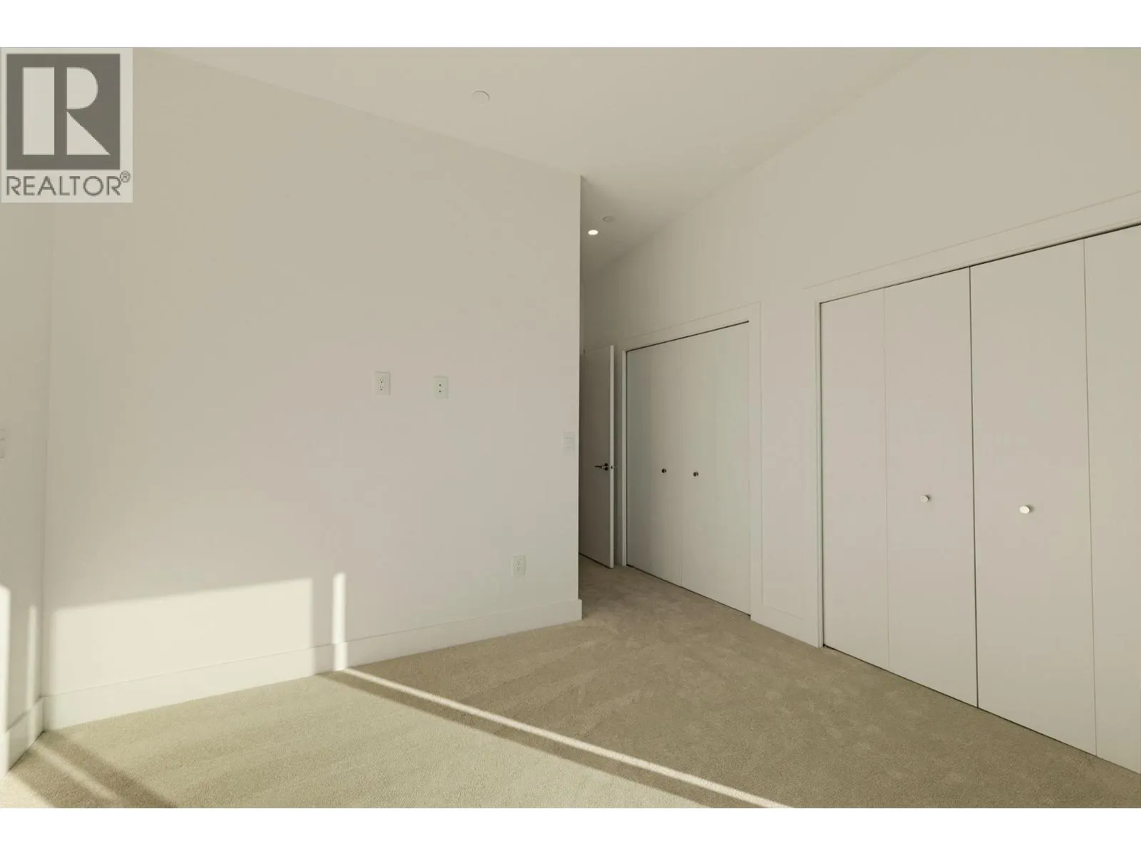 2 328 W 14TH STREET