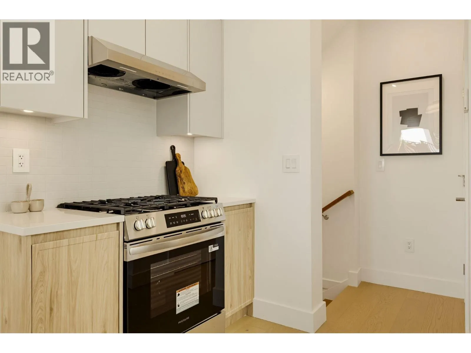 2 328 W 14TH STREET