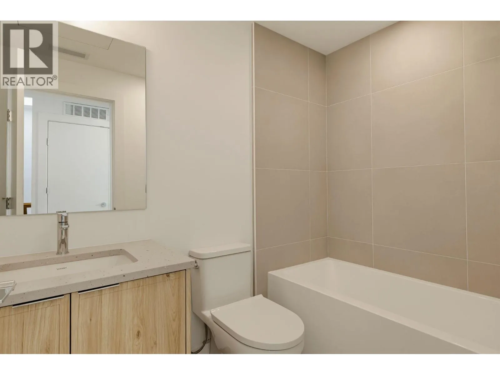 2 328 W 14TH STREET