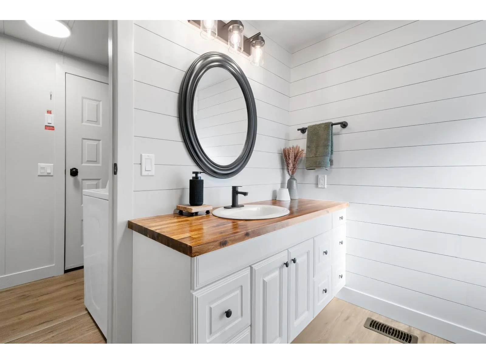 133 6338 VEDDER ROAD|Sardis South