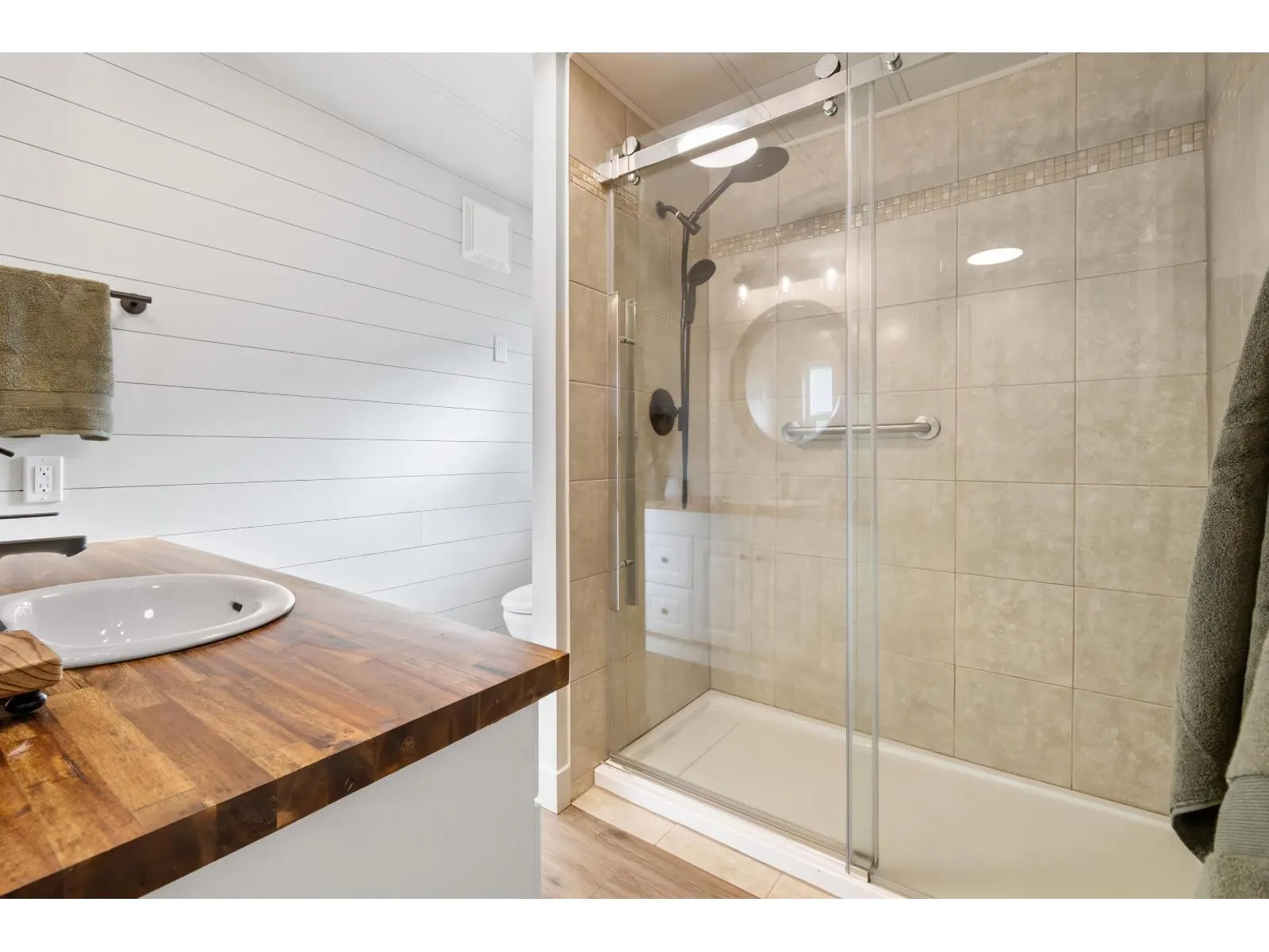 133 6338 VEDDER ROAD|Sardis South