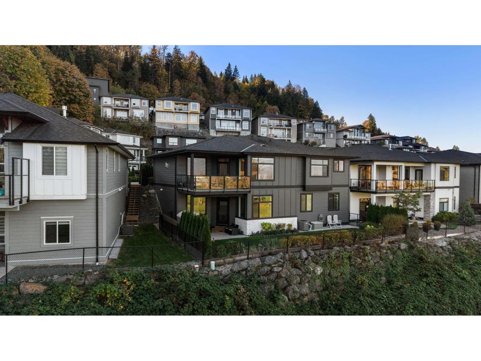 16 50778 LEDGESTONE PLACE|Eastern Hillsides